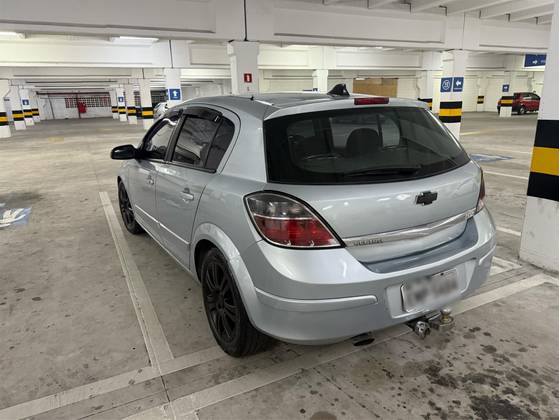 CHEVROLET VECTRA 2.0 MPFI GT HATCH 8V FLEX 4P MANUAL CHEVROLET VECTRA 2.0 MPFI GT HATCH 8V FLEX 4P MANUAL